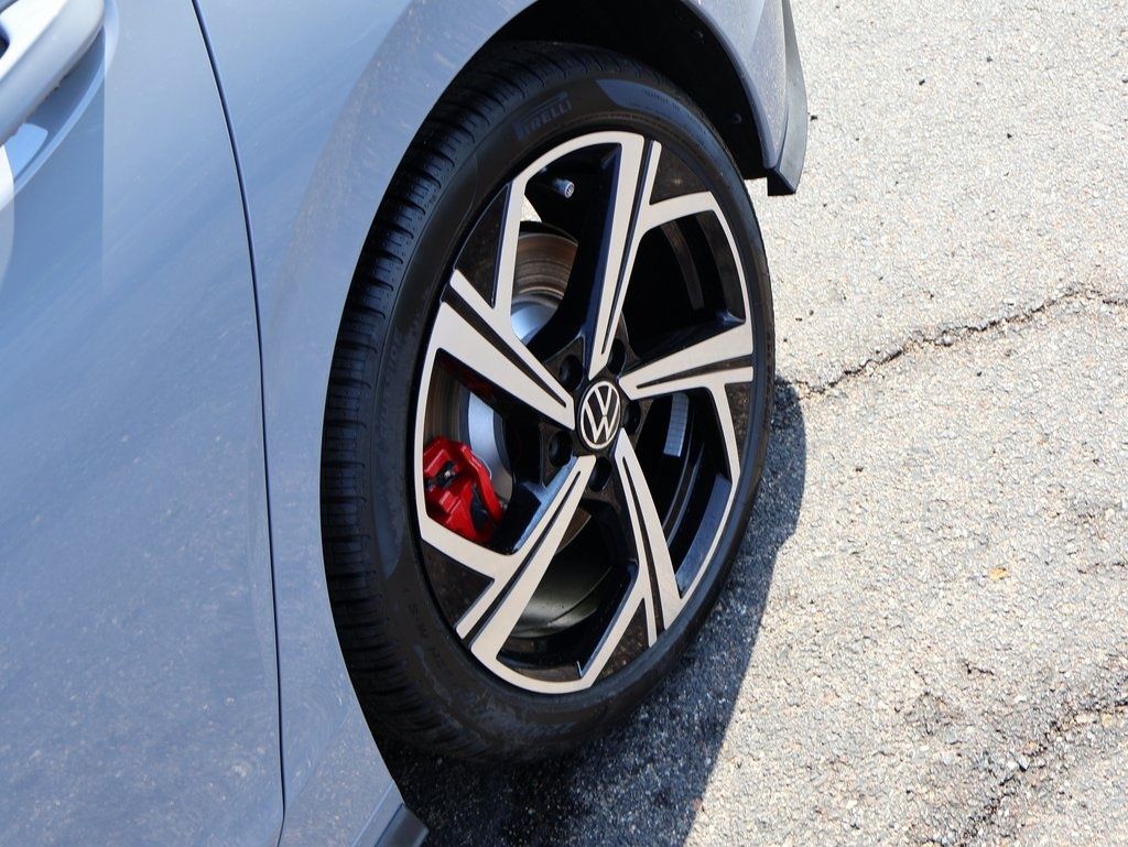 2025 Volkswagen Golf GTI SE photo 36