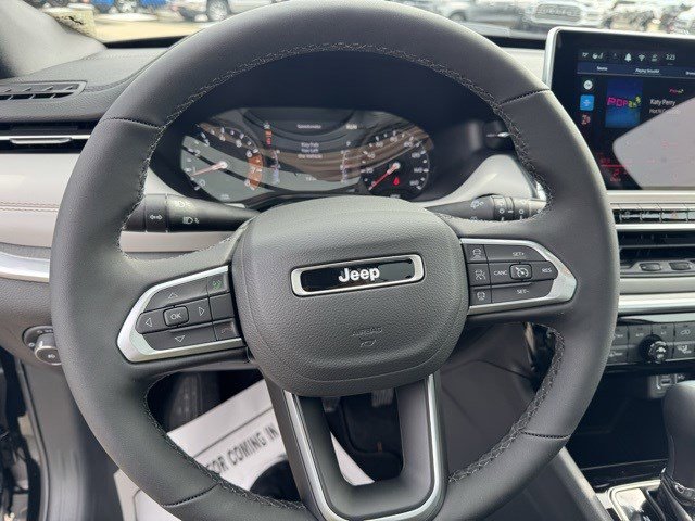 2025 Jeep Compass Limited photo 15