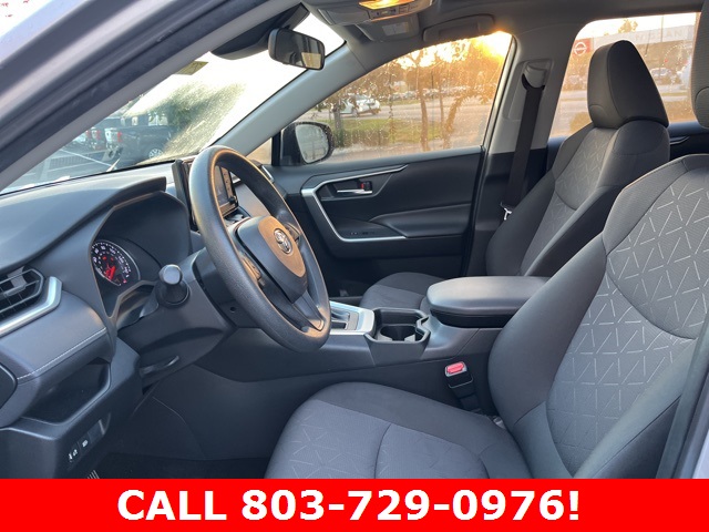 2019 Toyota RAV4 XLE photo 4