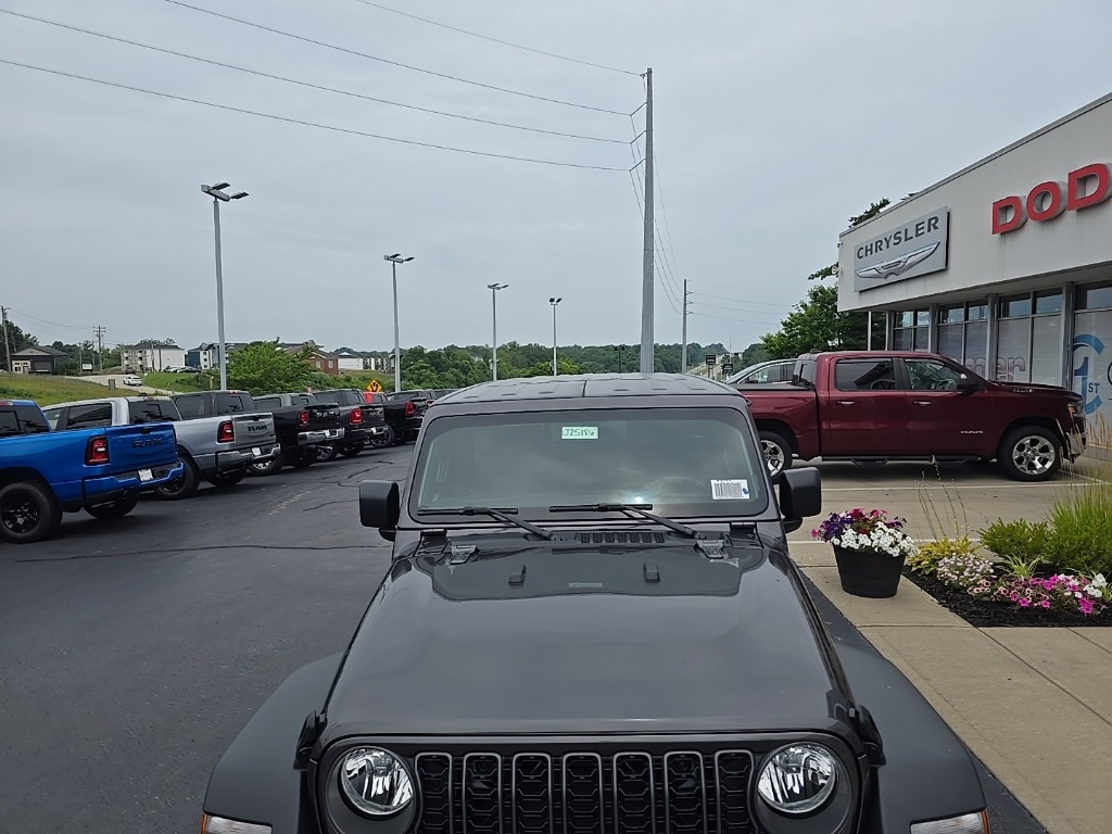 2025 Jeep Wrangler Sport photo 4