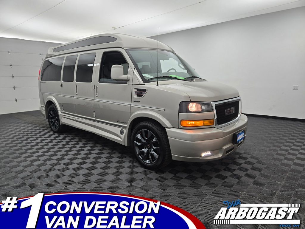 2023 GMC Savana Base's photo