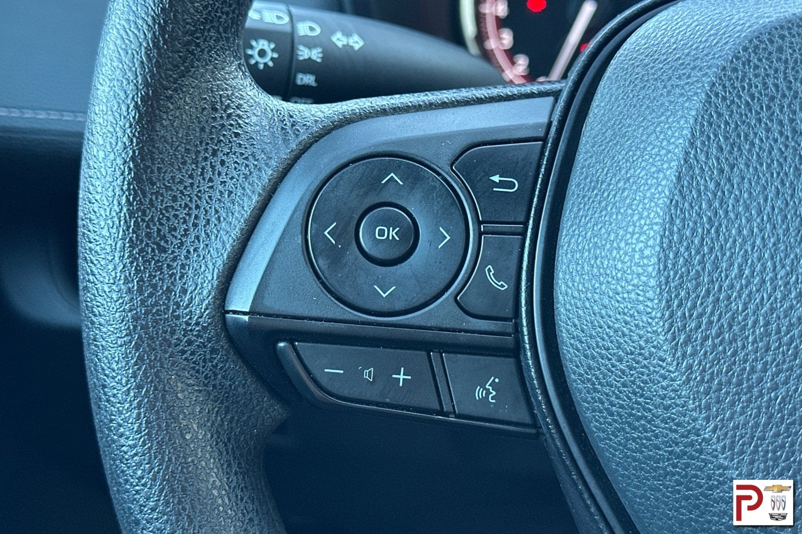2023 Toyota RAV4 LE photo 23