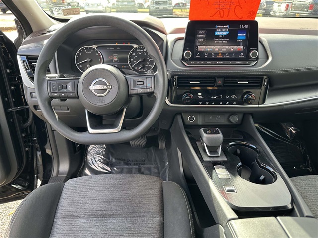 2023 Nissan Rogue SV photo 2