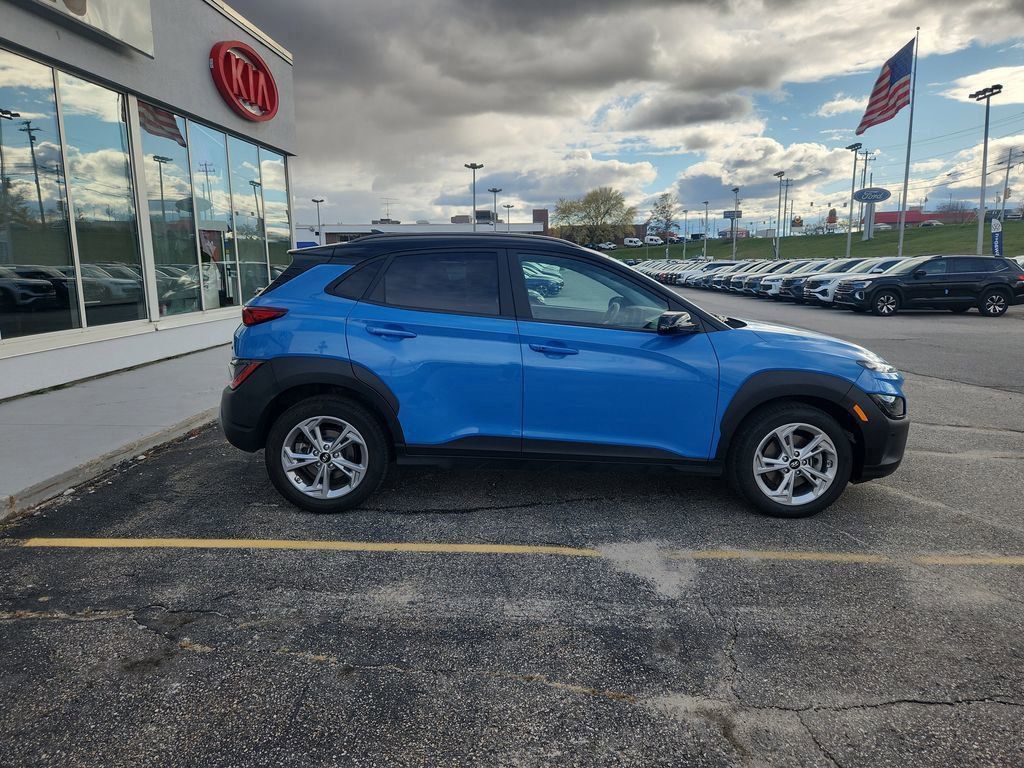 2023 Hyundai Kona SEL photo 4