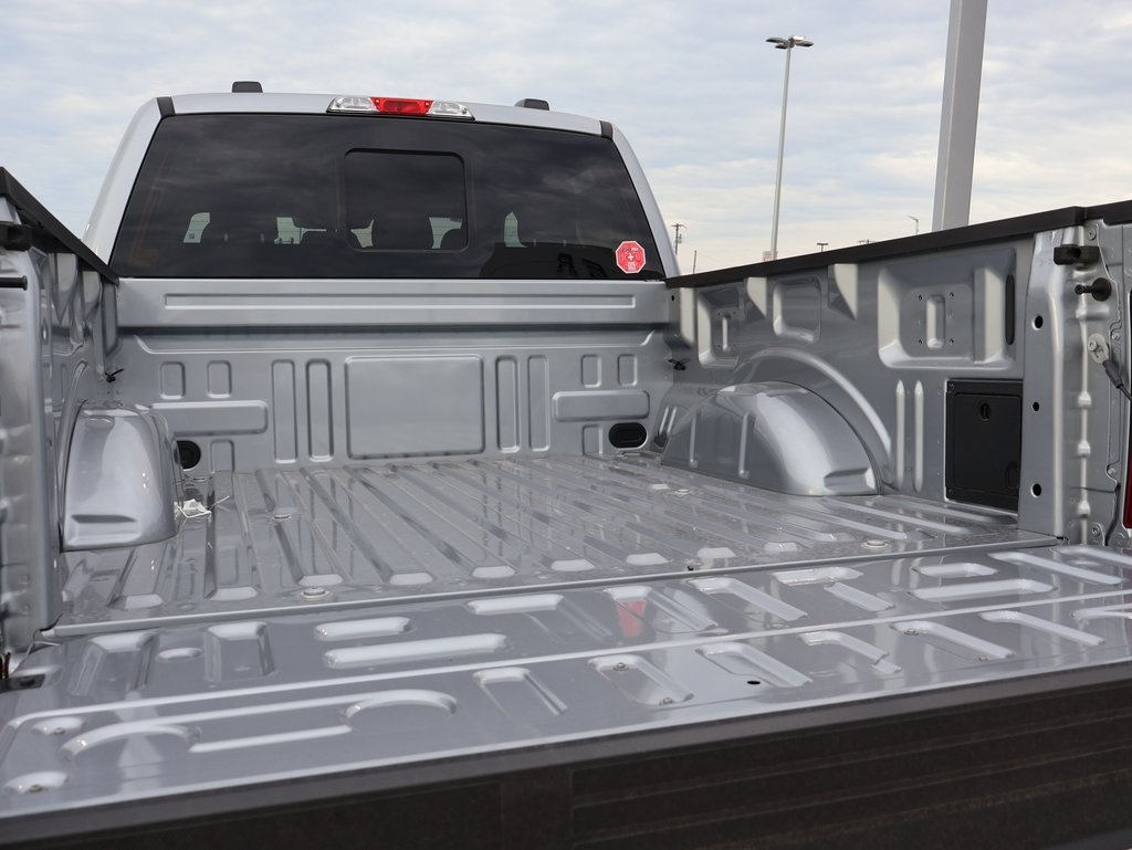 2025 Ford F-150 XLT photo 14