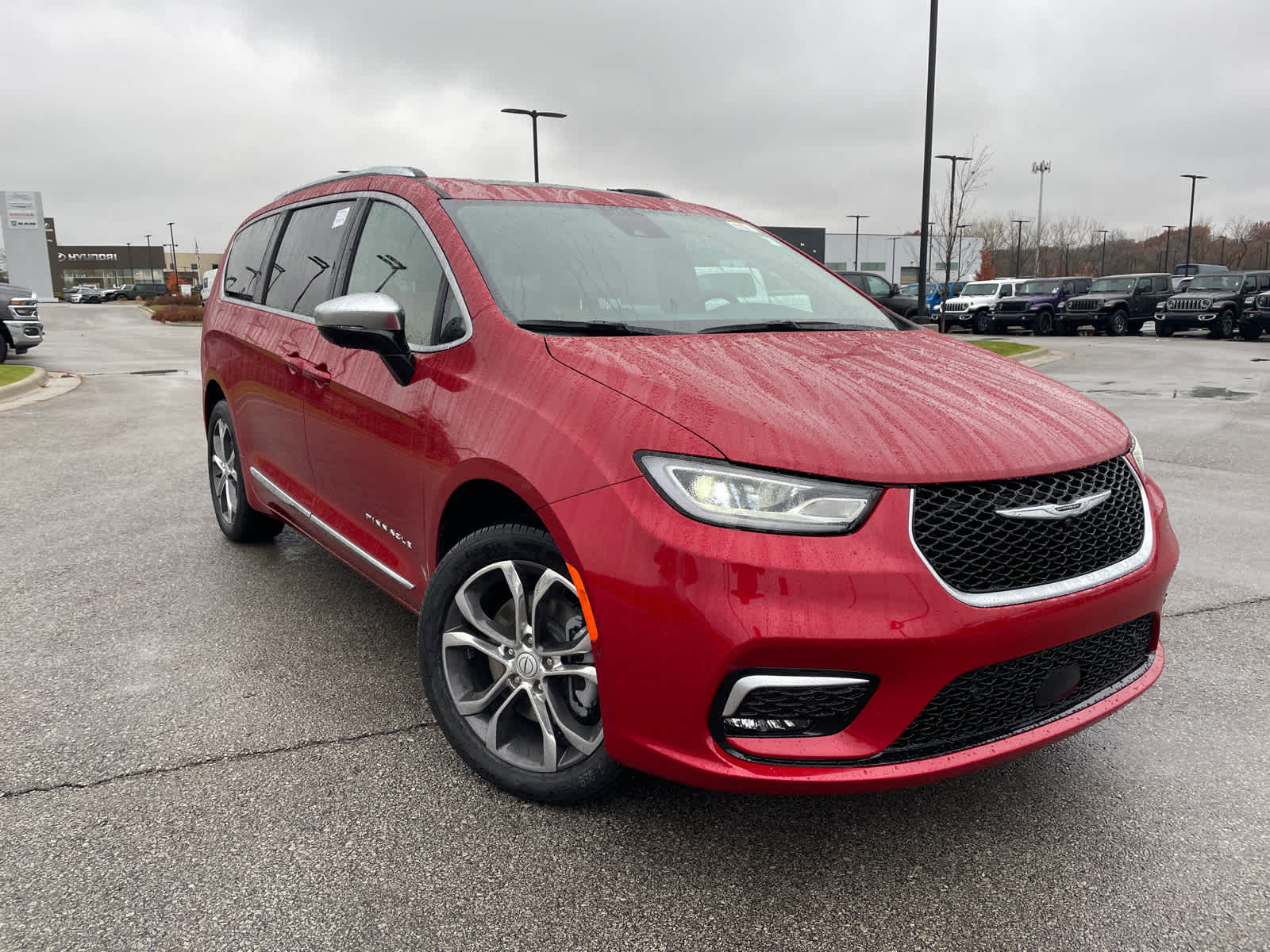 2026 Chrysler Pacifica Pinnacle photo 2