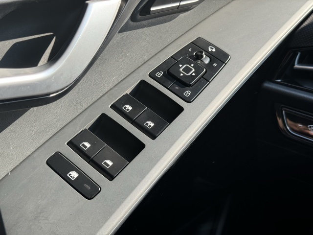 2023 Kia Niro SX Touring photo 8