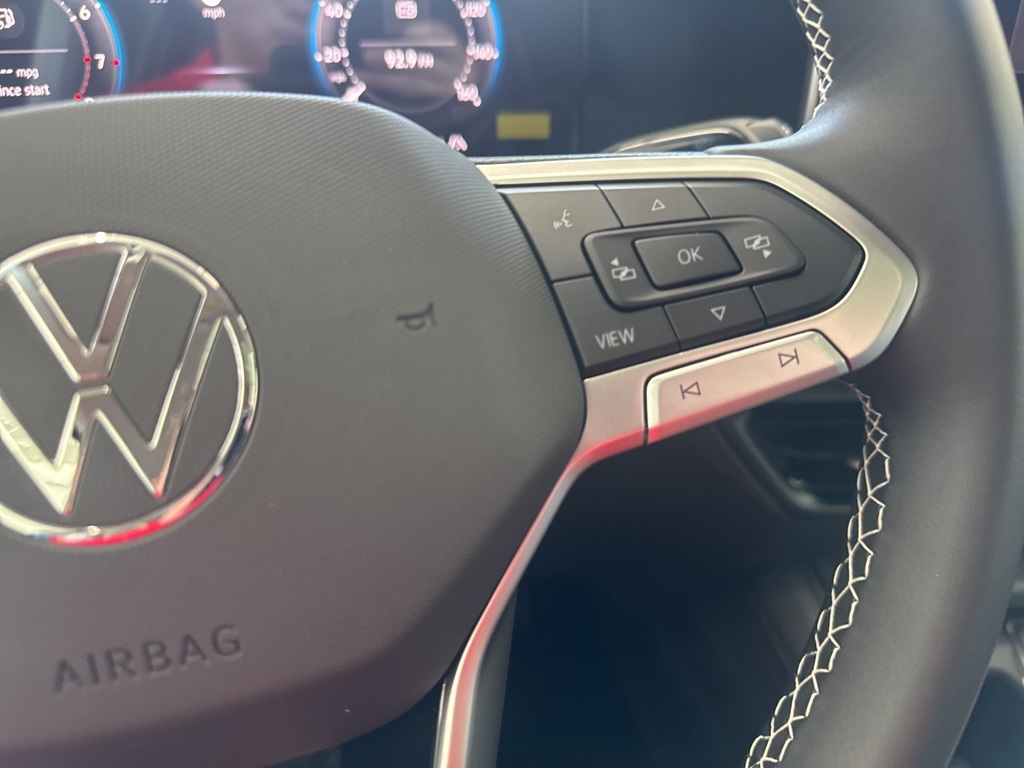 2025 Volkswagen Tiguan SE photo 16