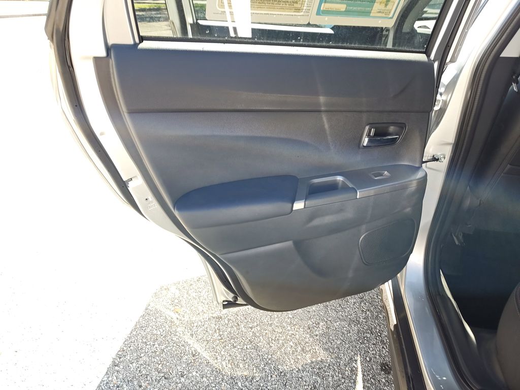 2024 Mitsubishi Outlander Sport ES photo 30