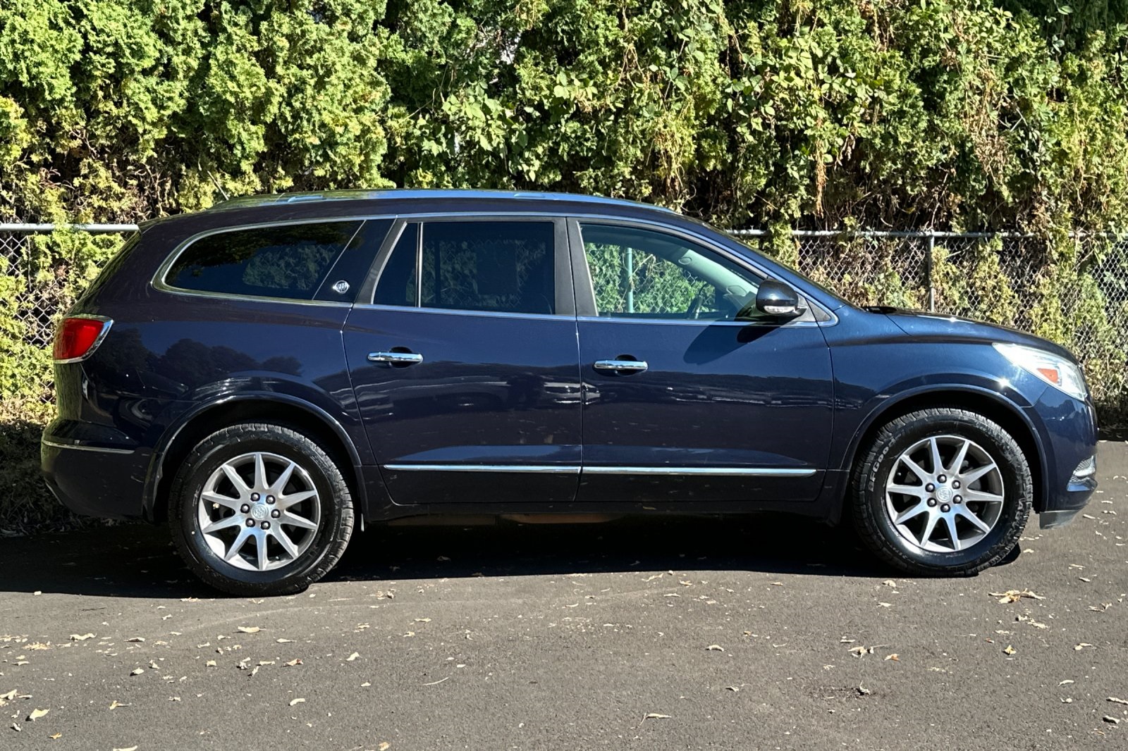 2016 Buick Enclave Leather photo 3