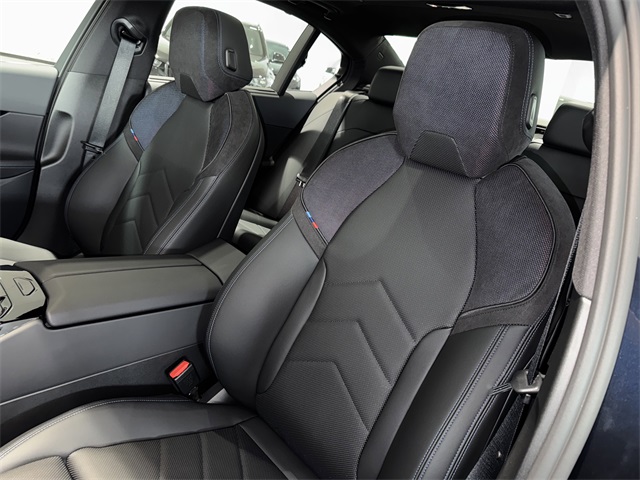 2026 Bmw 550e xDrive photo 21