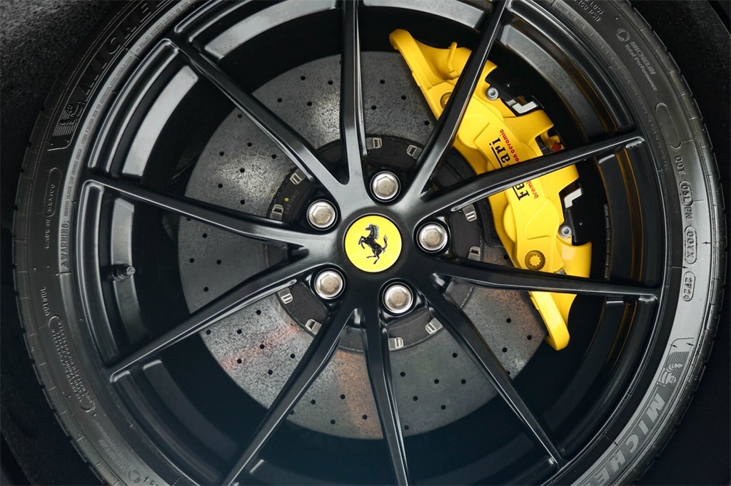 2023 Ferrari 812 GTS Base photo 14