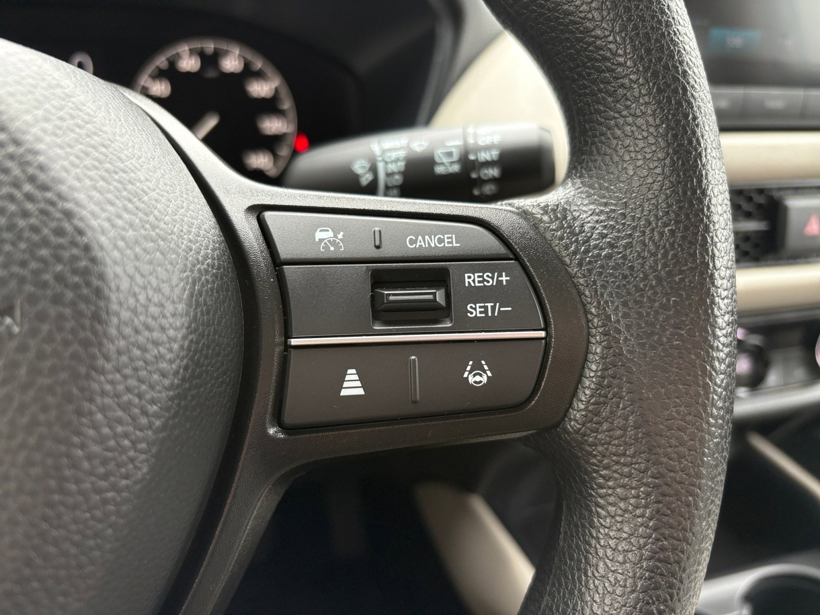 2025 Honda HR-V LX photo 11