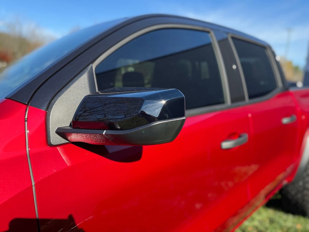 2026 Chevrolet Colorado Trail Boss photo 2