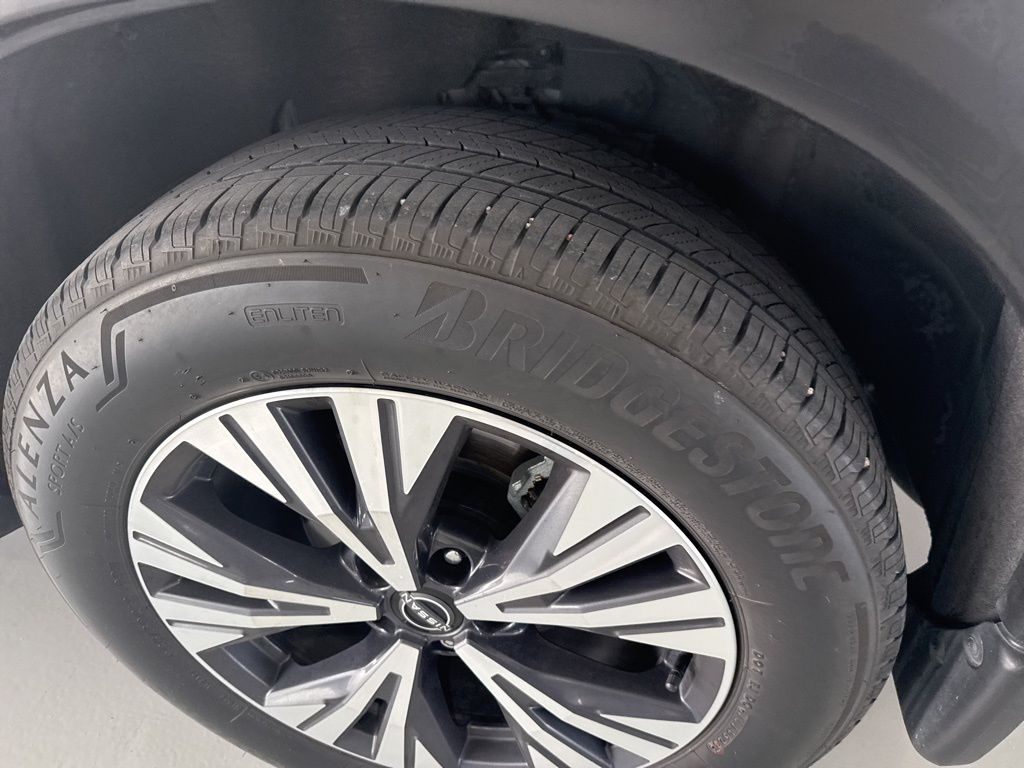 2023 Nissan Rogue SV photo 12