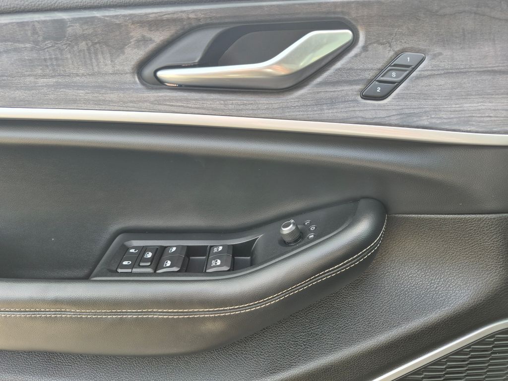 2022 Jeep Grand Cherokee Limited photo 11