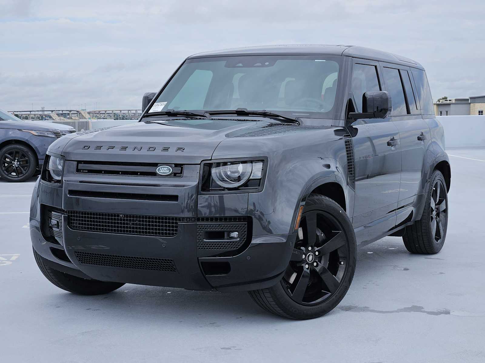 2025 Land Rover Defender X-Dynamic SE