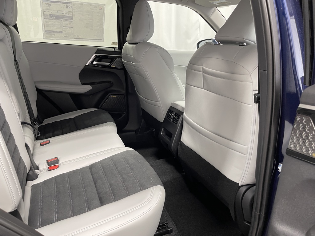 2025 Mitsubishi Outlander SE photo 29