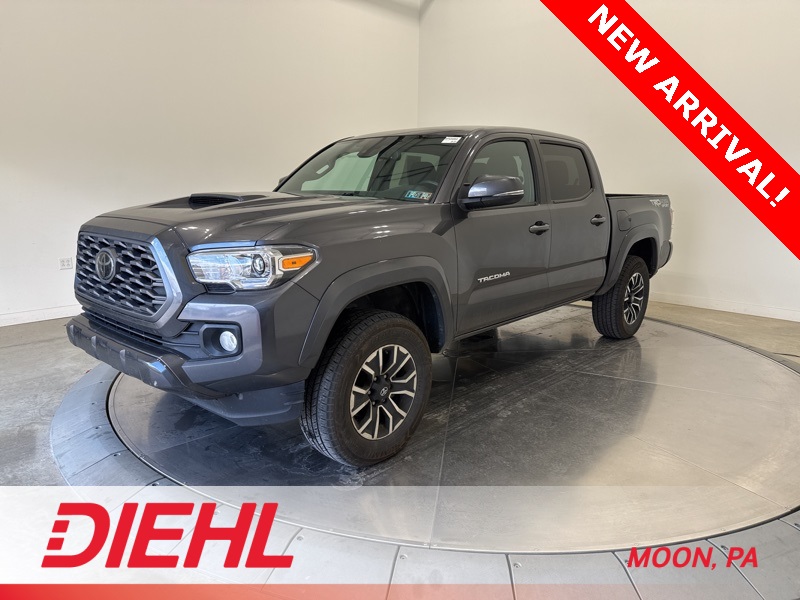 2021 Toyota Tacoma TRD Sport photo 2
