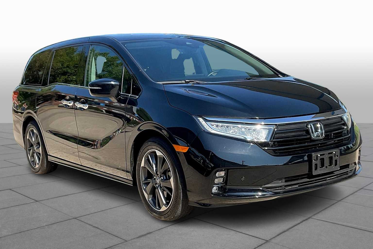 2024 Honda Odyssey Elite photo 2