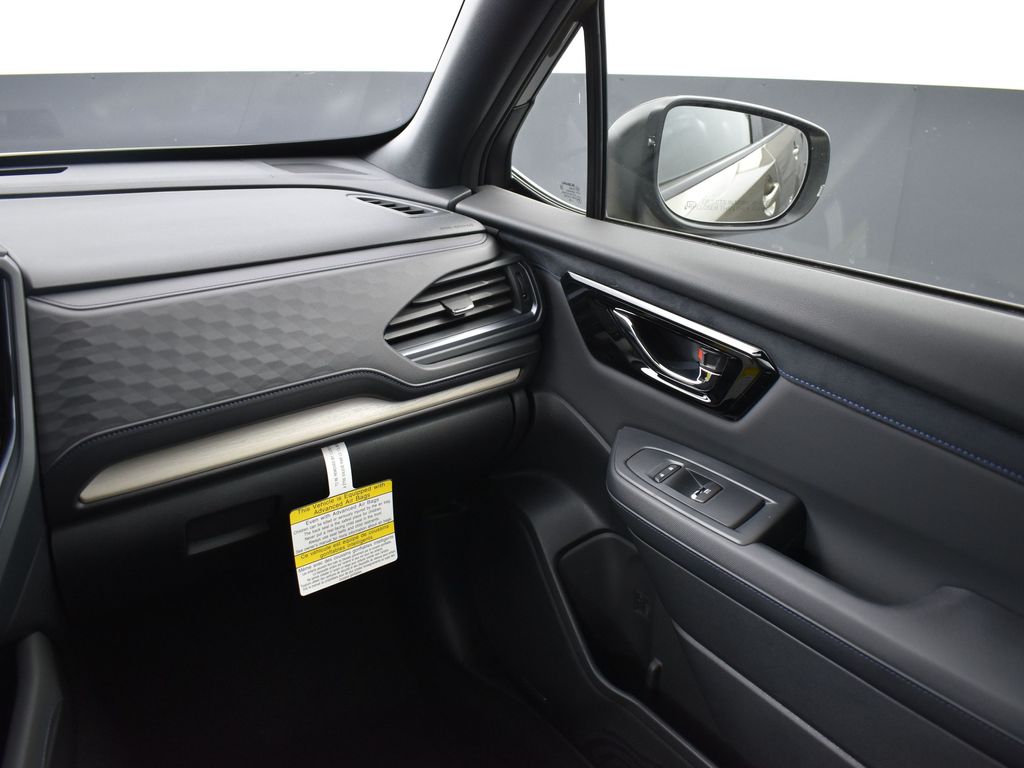 2025 Subaru Forester Limited photo 12