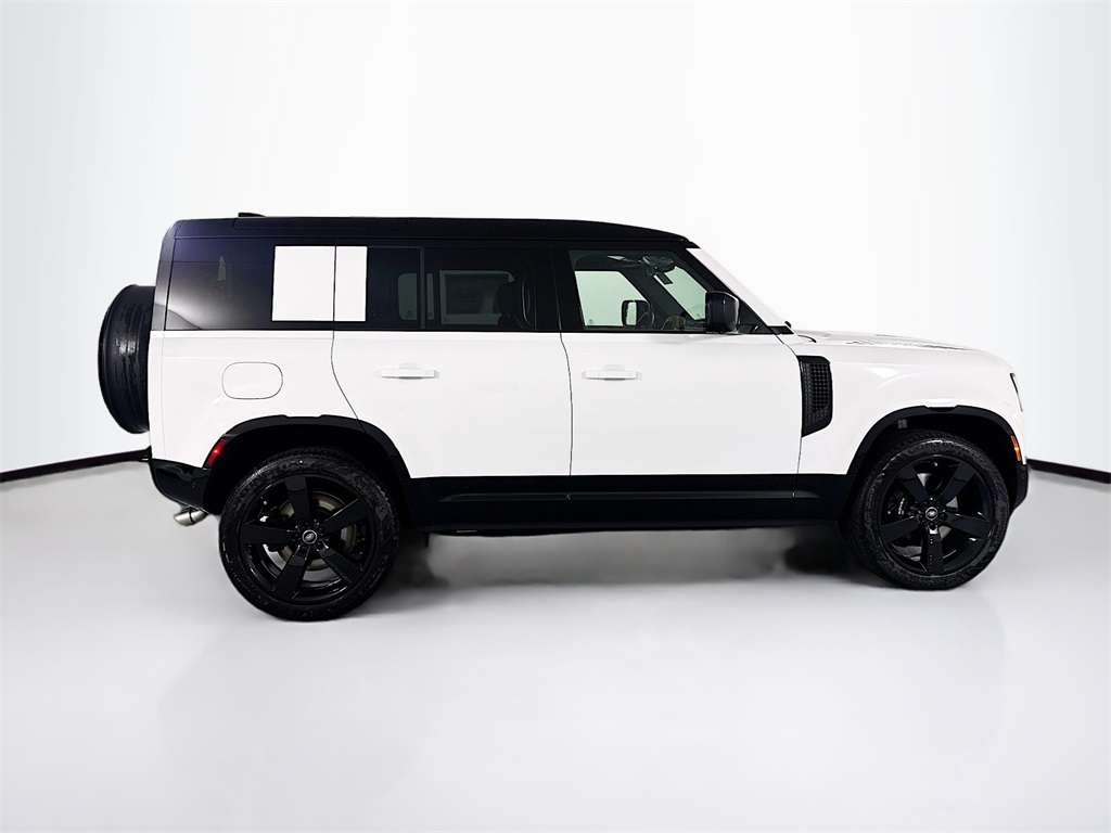 2025 Land Rover Defender 110 V8 photo 4