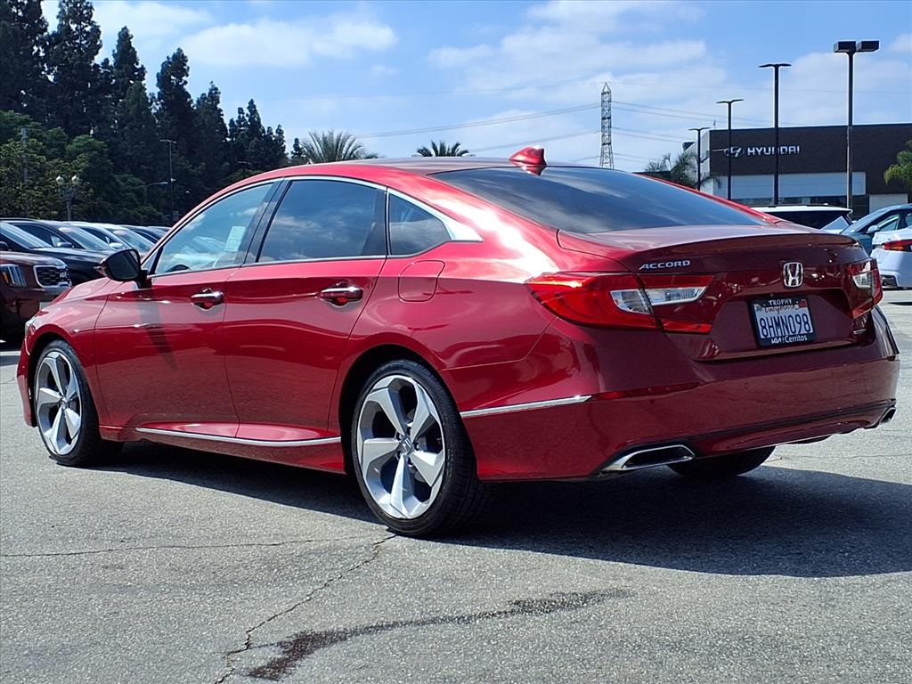 2018 Honda Accord Touring 1.5T photo 3