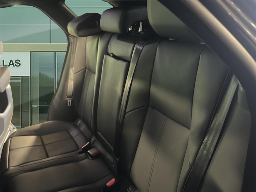 2026 Land Rover Range Rover Velar SE photo 9