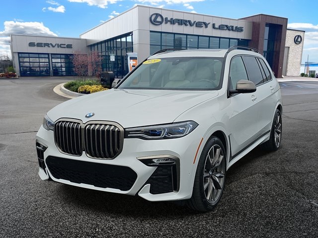 2021 BMW X7 M50i's photo