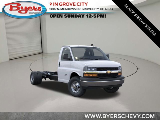 2025 Chevrolet Express Cutaway Base's photo