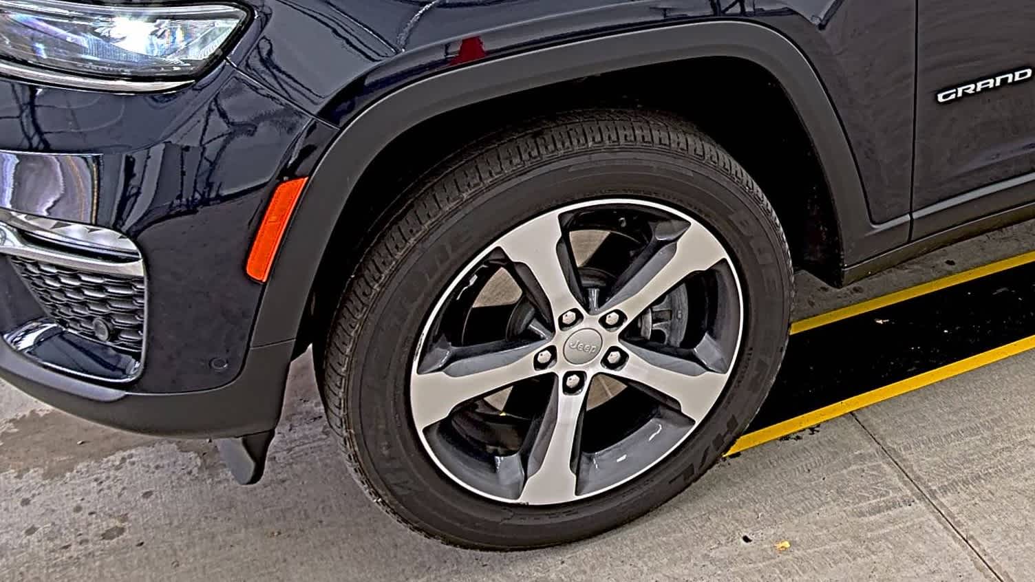 2023 Jeep Cherokee 4xe photo 4