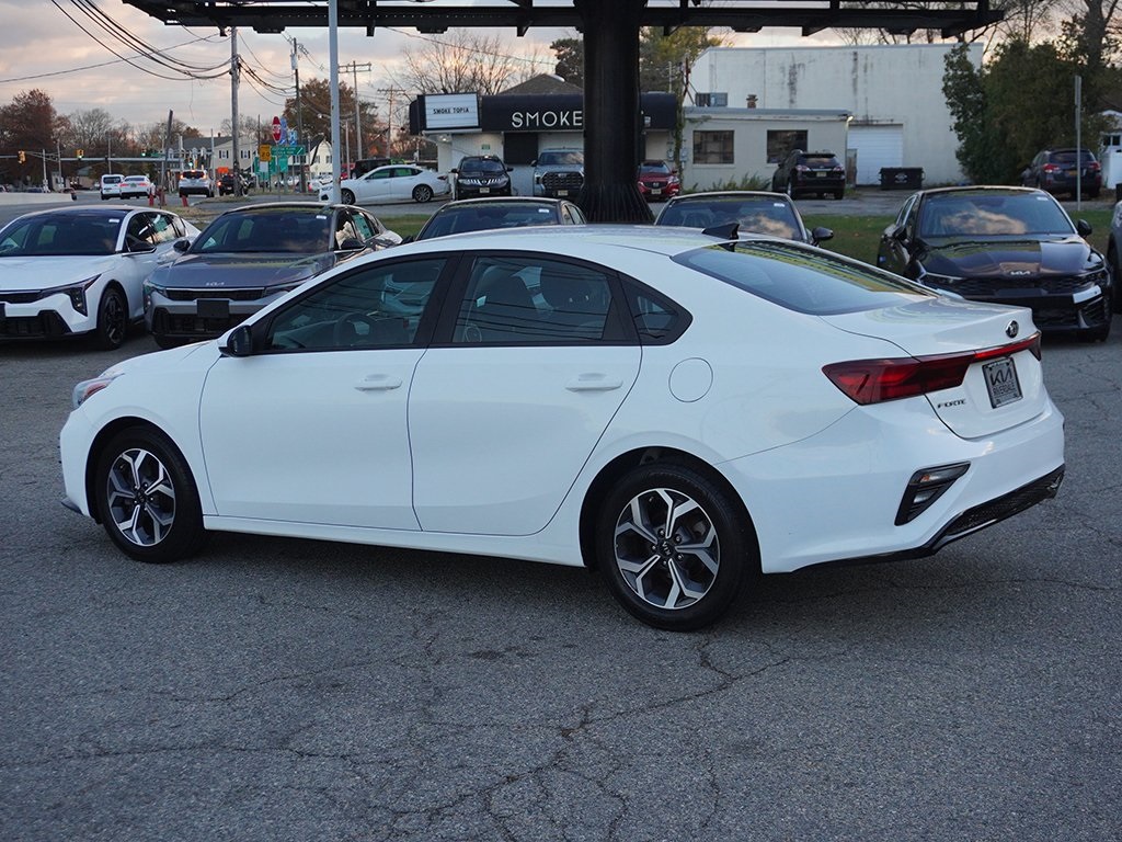 2019 Kia Forte LXS photo 2