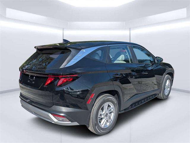 2025 Hyundai Tucson SE photo 3