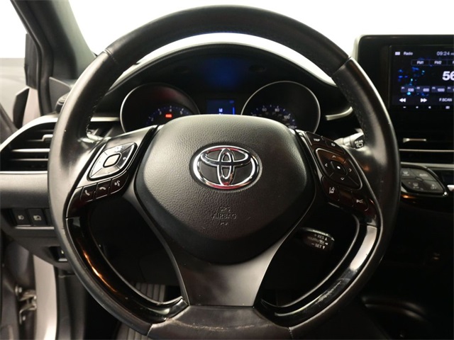 2018 Toyota C-HR XLE Premium photo 3