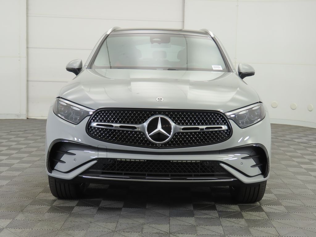 2025 Mercedes Benz GLC 300 photo 2