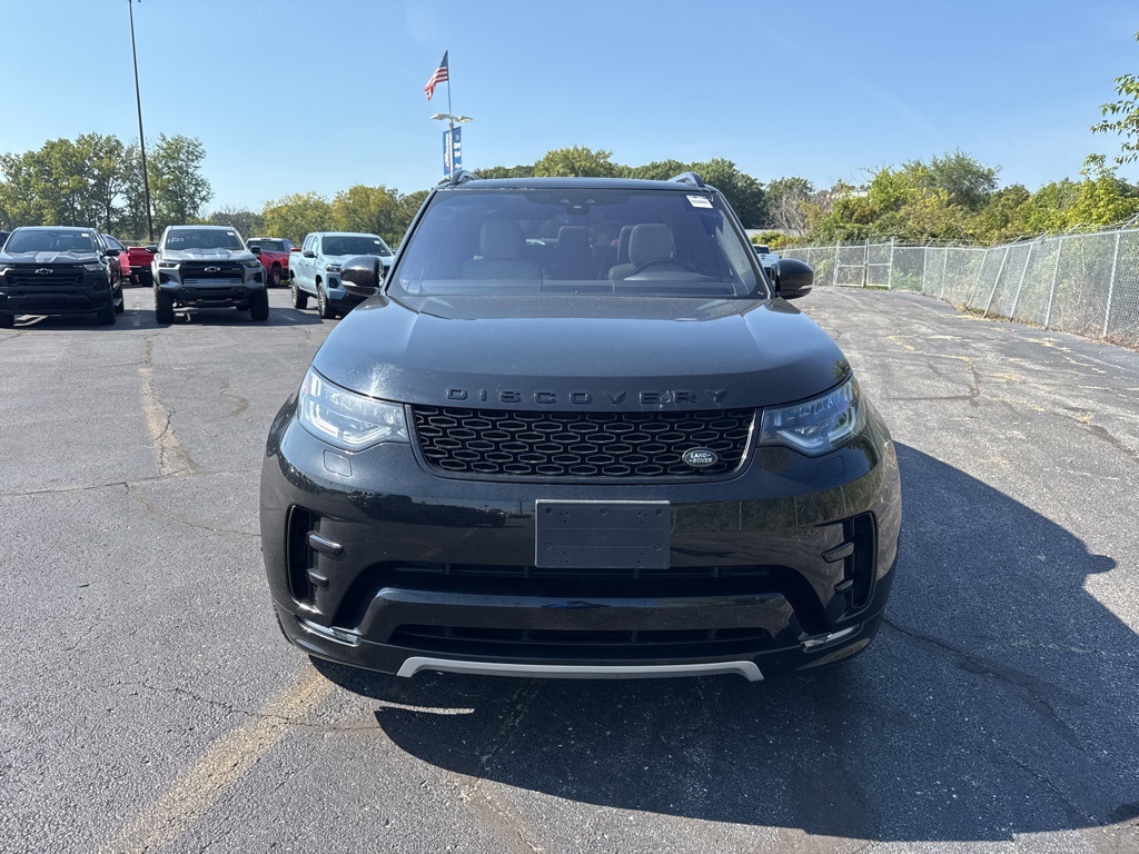 2020 Land Rover Discovery Landmark photo 3