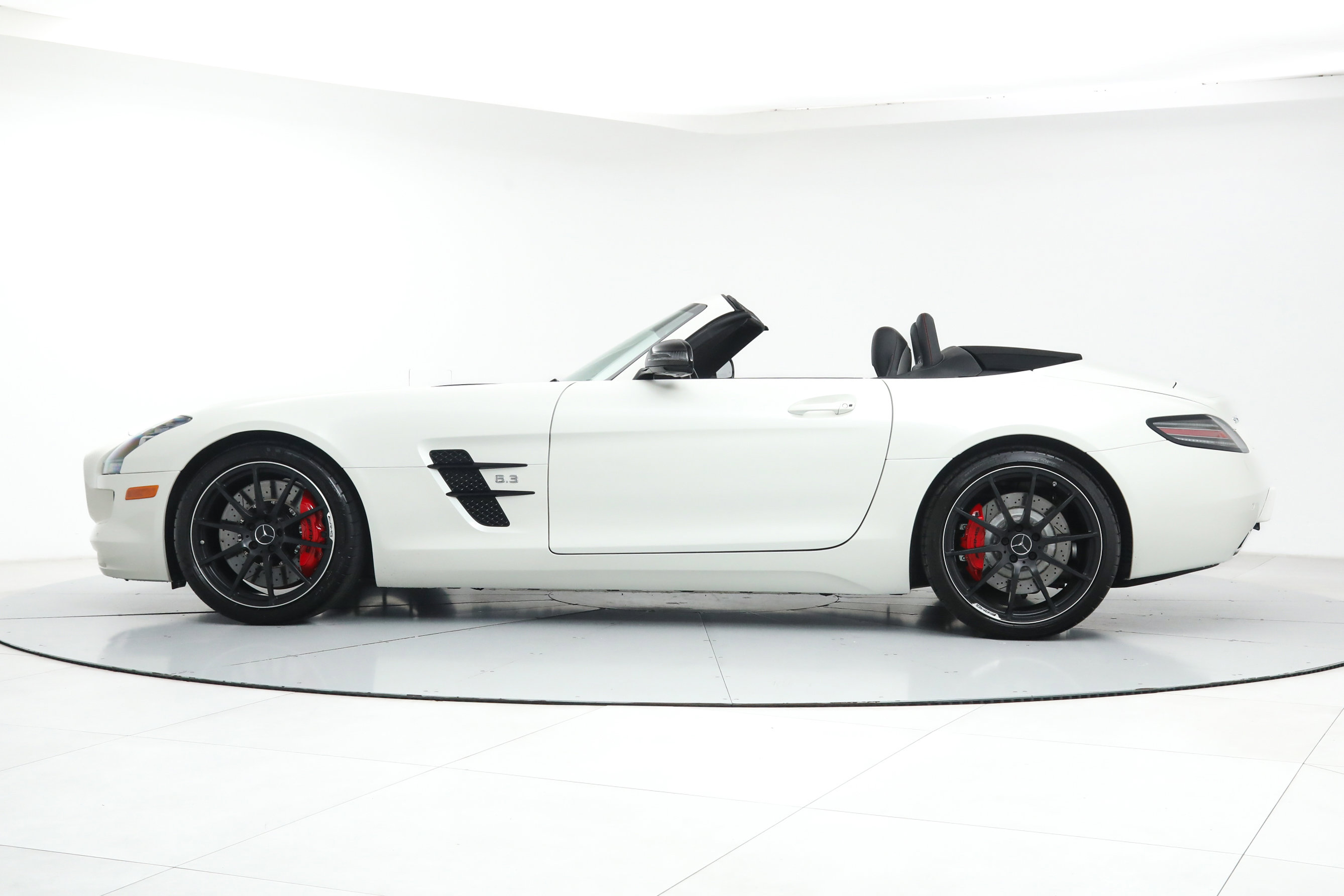 Used 2014 White Mercedes-Benz SLS AMG® GT image 2