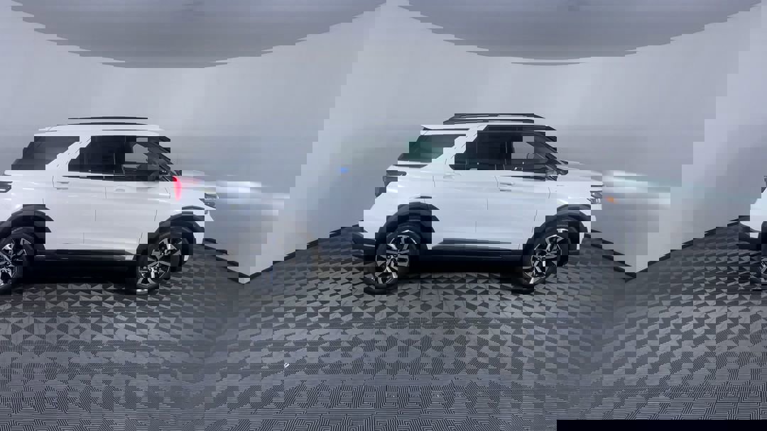 2025 Ford Explorer ST-Line photo 9