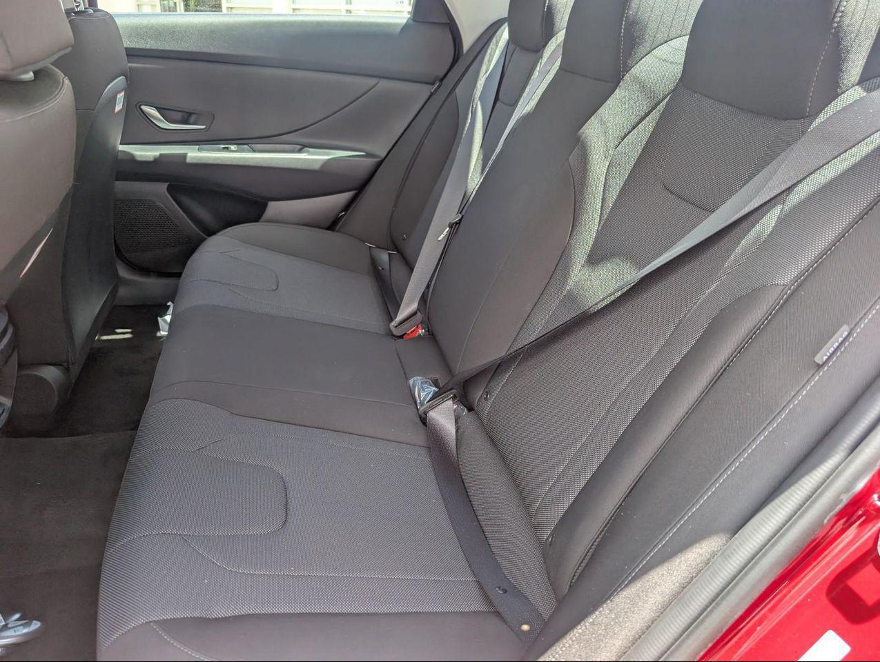 2025 Hyundai Elantra SE photo 20