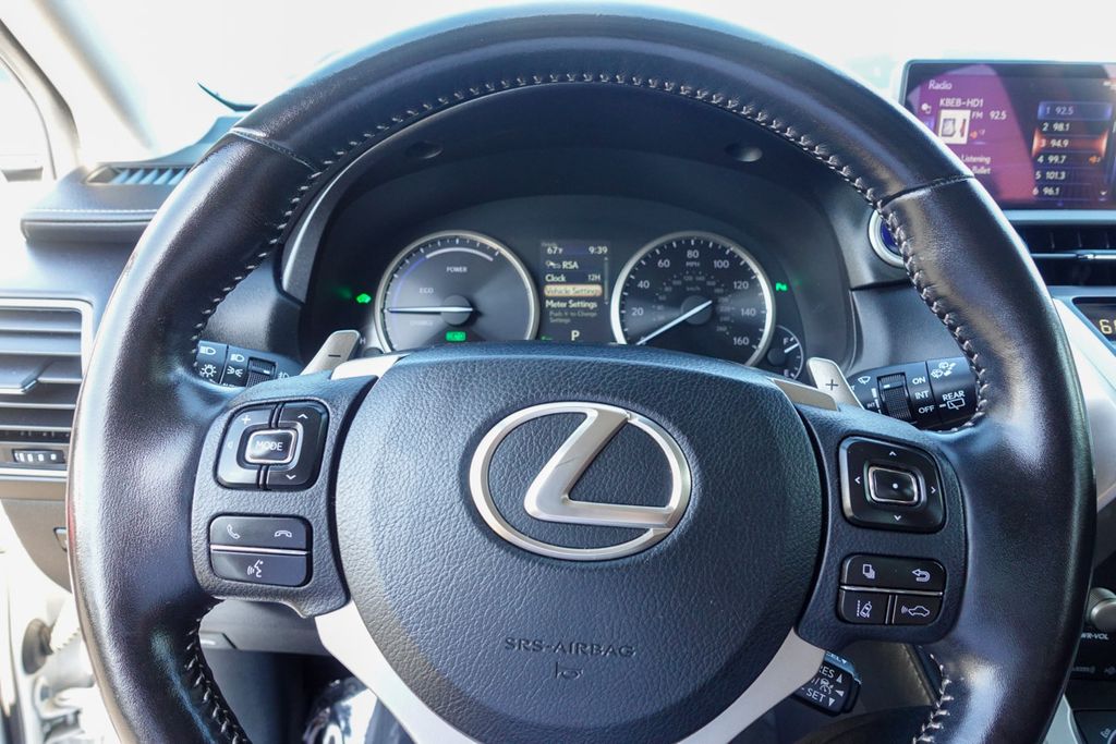 2020 Lexus NX 300h Premium photo 11
