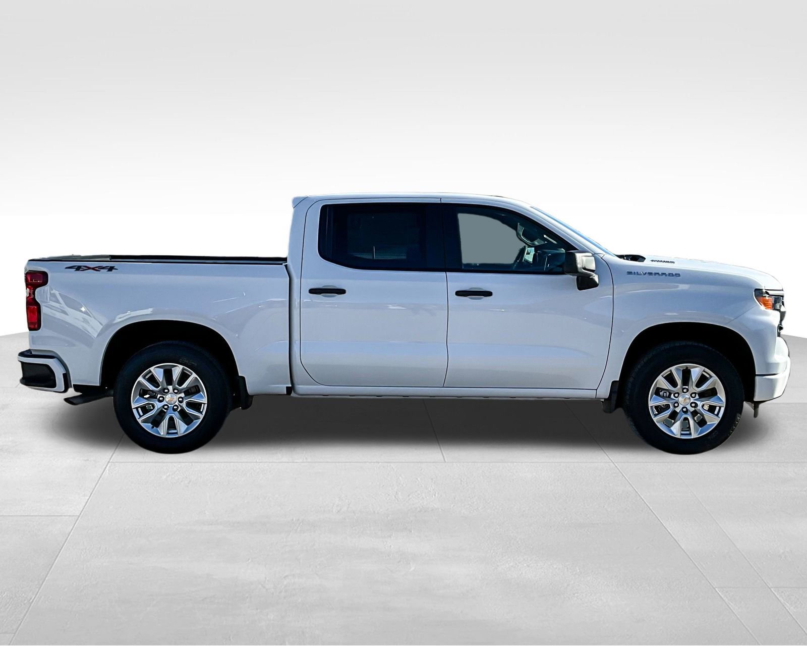 2025 Chevrolet Silverado 1500 Custom photo 4