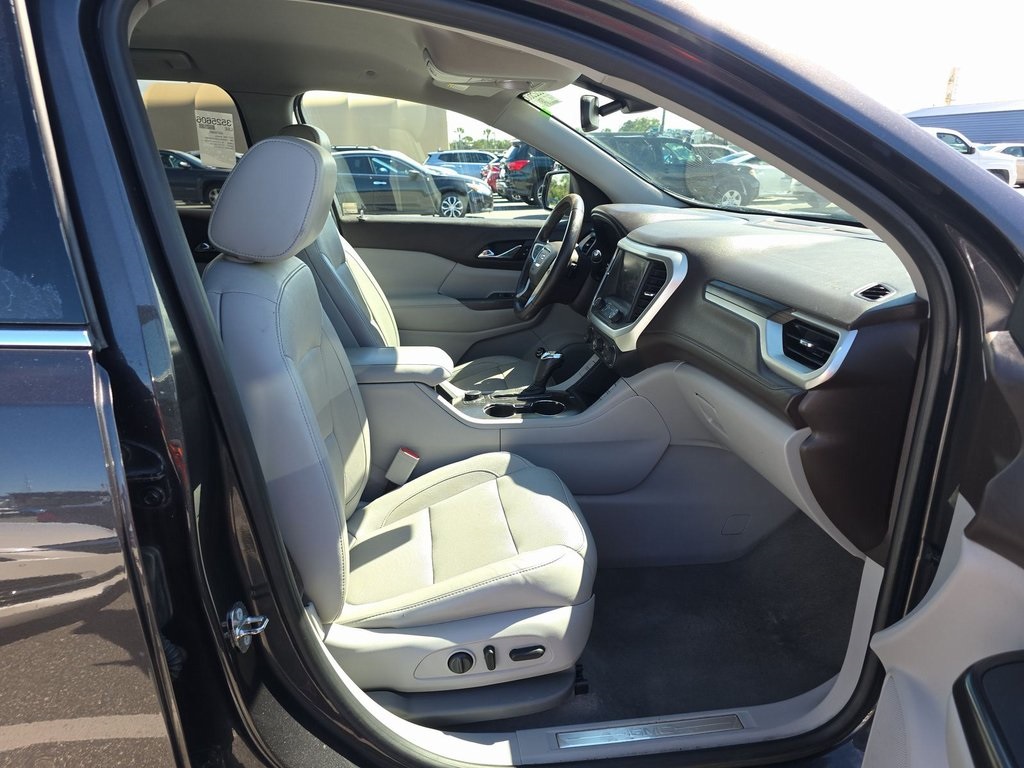 2017 Gmc Acadia SLT photo 3