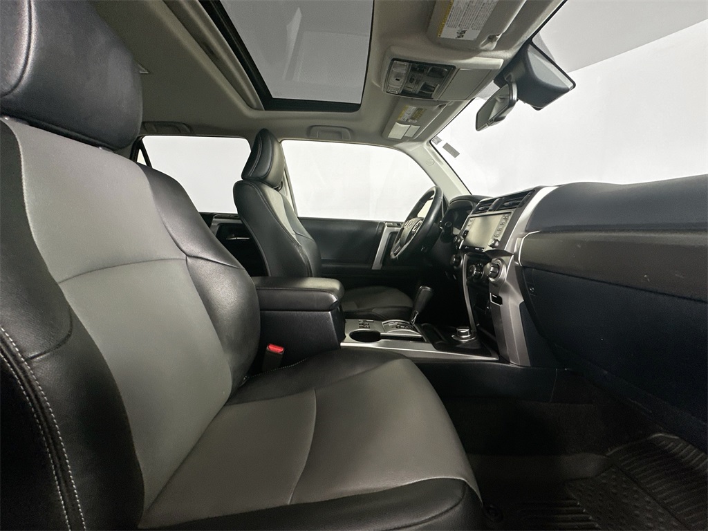 2021 Toyota 4Runner SR5 Premium photo 28