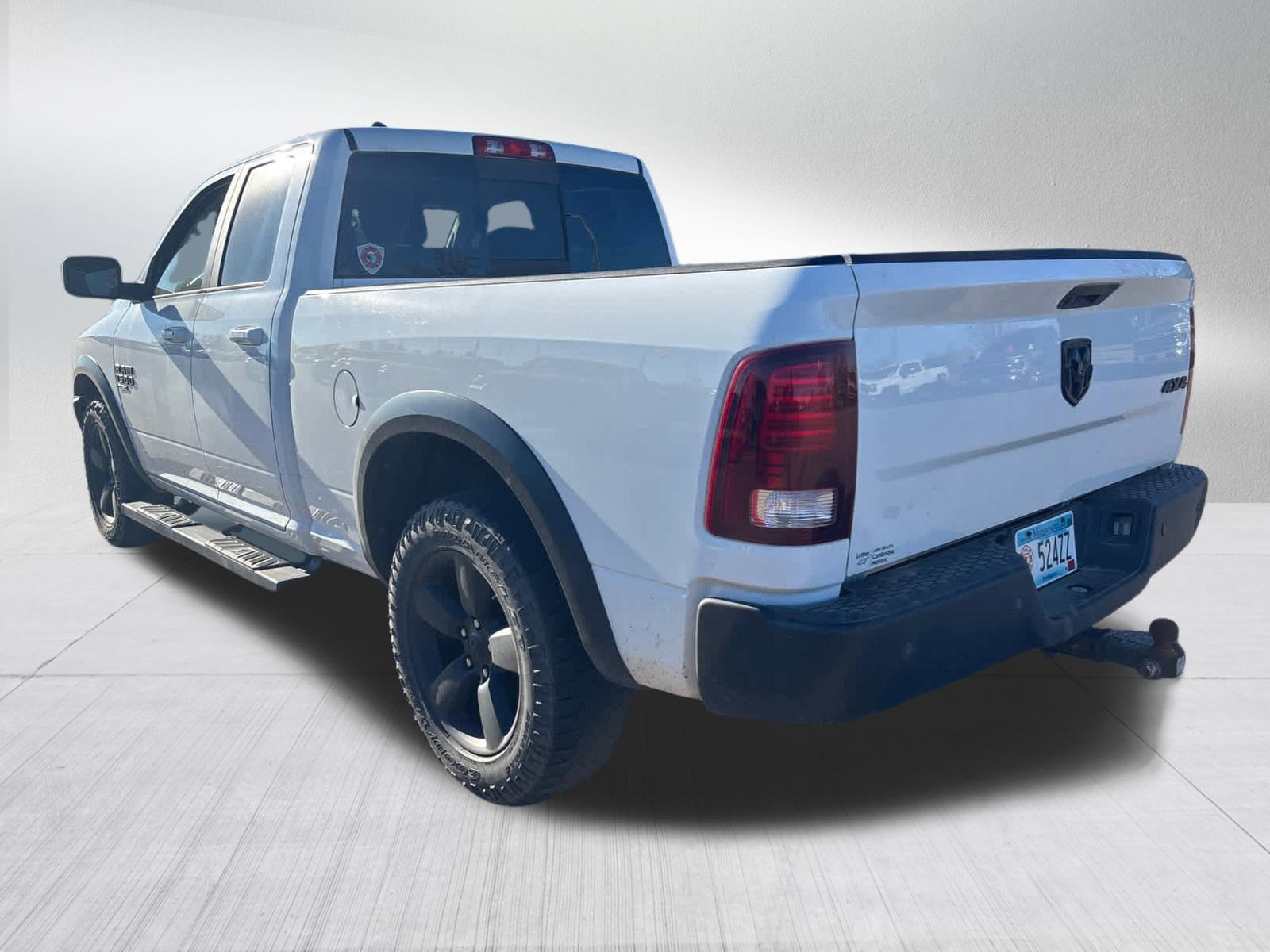 2019 Ram 1500 SLT photo 4