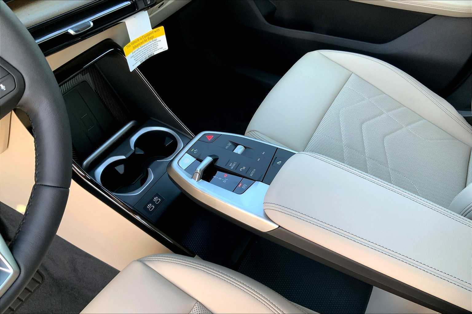 2025 BMW X1 28i - Photo 8