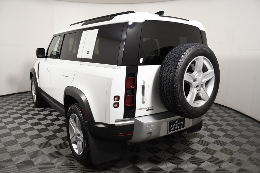 2020 Land Rover Defender 110 HSE photo 4