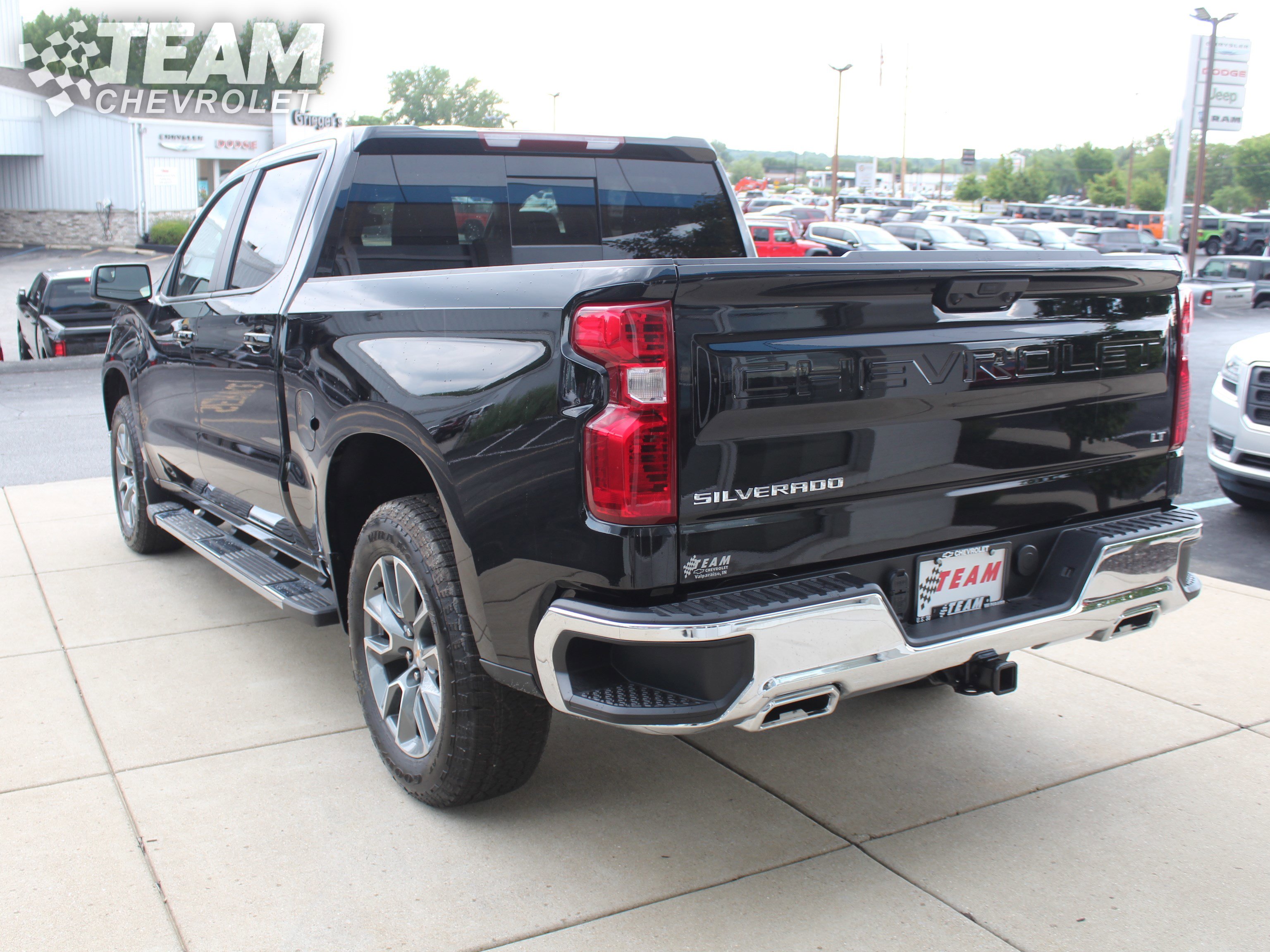 2025 Chevrolet Silverado 1500 LT photo 5