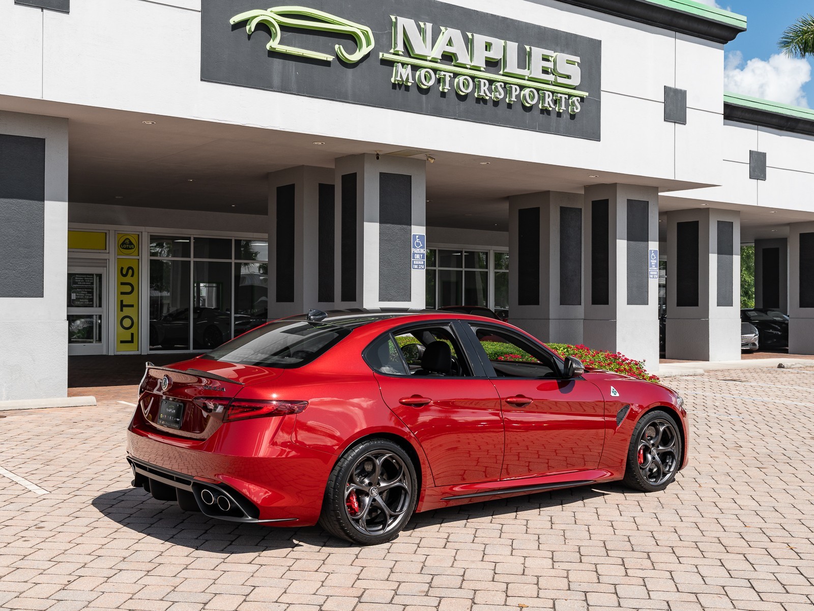 2020 Alfa Romeo Giulia Quadrifoglio photo 23