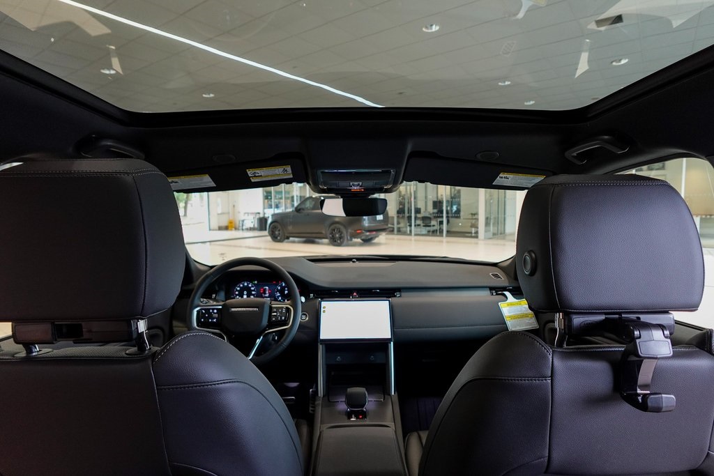 2025 Land Rover Discovery Sport SE photo 13