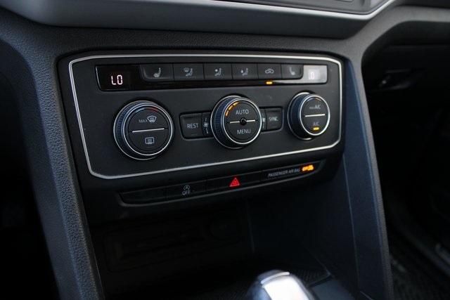2021 Volkswagen Atlas SE Technology photo 3